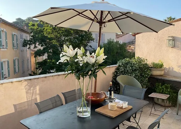 Elegant Flat Central Saint Tropez With Terrace